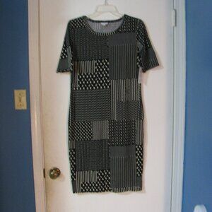 LuLaRoe Julia Dress Medium NWT $36 New with Tags Black & White Stretch